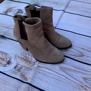 Vince Camuto 8.5 Tan Suede Ankle Boots